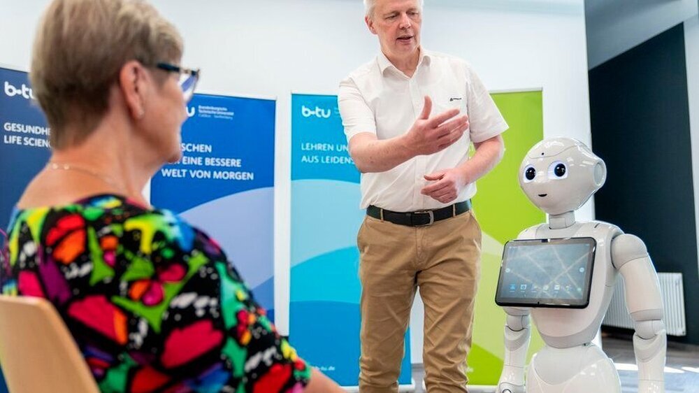 Pilotstudie zur Interaktion mit sozialem Roboter an der BTU