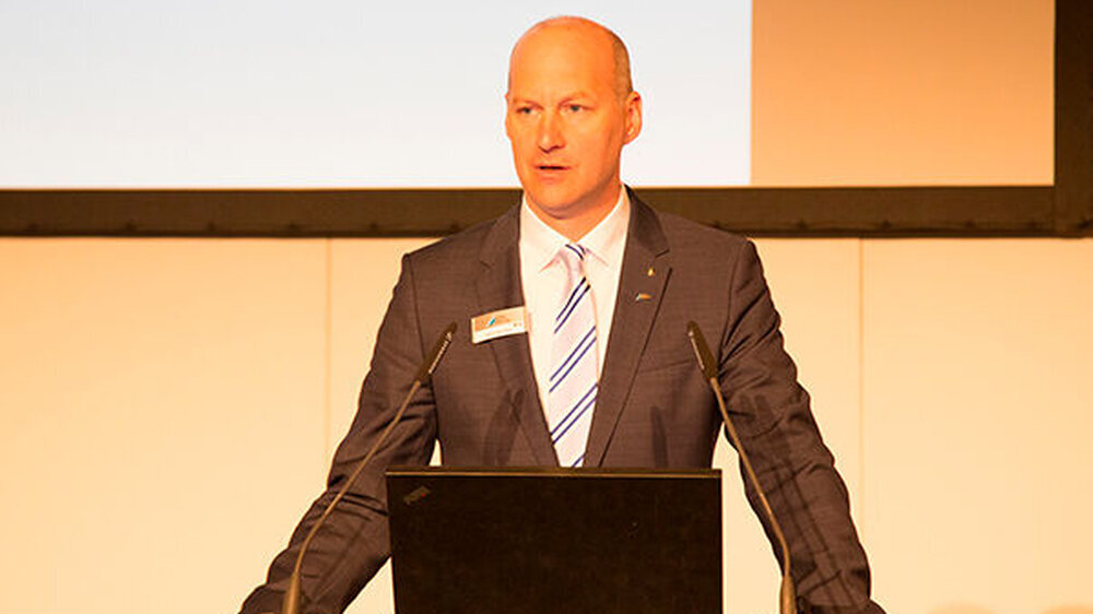 Dürr-Dental-CEO Martin Dürrstein eröffnete die Pressekonferenz und freute sich, dass sein Unternehmen den Weg zum Vollsortiments-Anbieter erfolgreich geschafft hat.