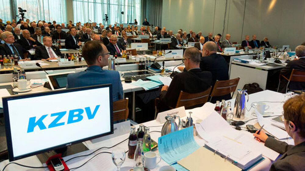 KZBV-Vertreterversammlung vom 28.-29.10. in Hamburg: Im Mittelpunkt standen Themen wie die Versorgung von Flüchtlingen, das Leitbild für den Berufsstand, das e-Health-Gesetz oder die Diskussion um MVZ.