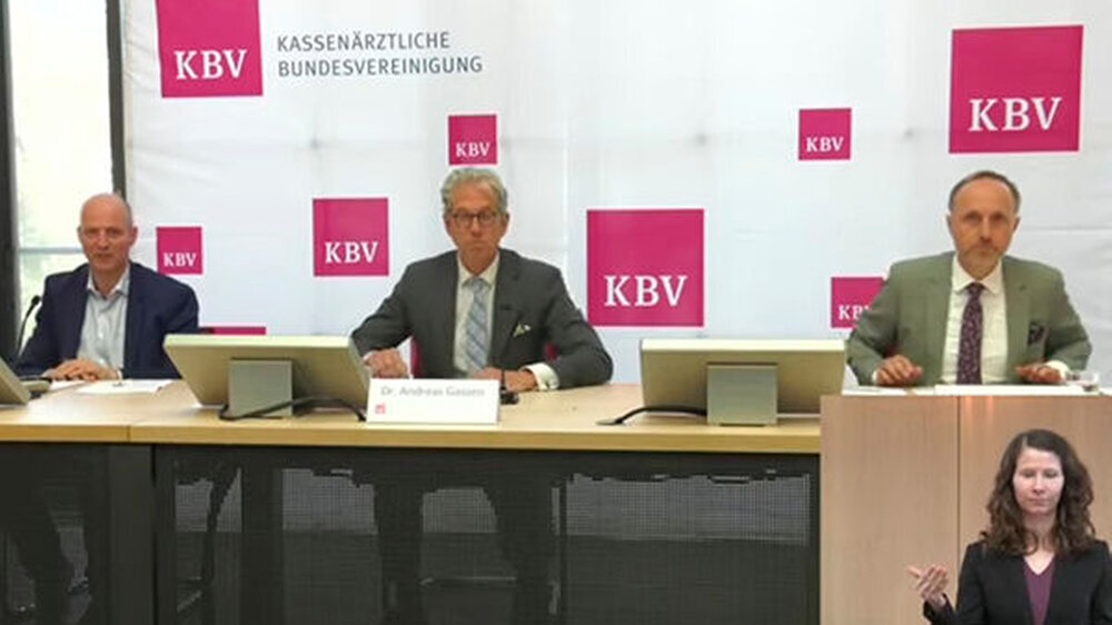 Man dürfe das das Erreichte nicht im Handstreich gefährden. Aber einen Ausstieg kann es laut KBV-Chef Dr. Andreas Gassen (Mitte) geben.