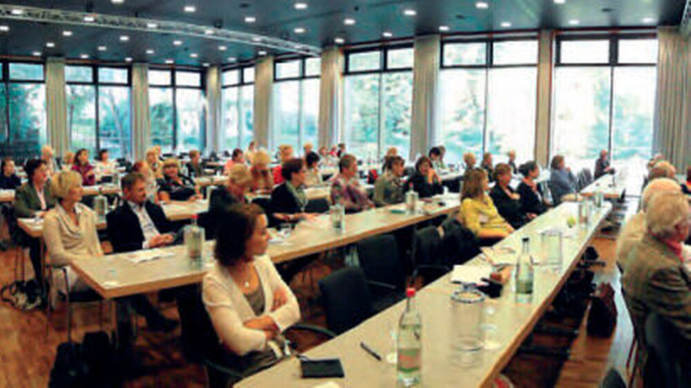 oben: Dr. Christiane Wagner, Oralchirurgin aus Saarbrücken brachte Tochter Mona mit. links: Dr. Kerstin Blaschke und Dr. Ute Mayer