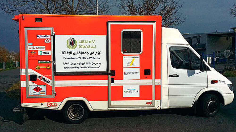Zahnmobile können in der aufsuchenden Behandlung von Gebrechlichen, Obdachlosen oder Flüchtlingen, für Voruntersuchungen an Schulen, in abgelegenen Landstrichen sowie in Krisen- regionen eingesetzt werden. Optik und Beschriftung bestimmt der Auftraggeb