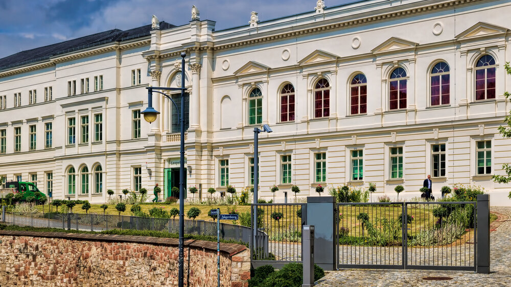 Der bevorstehende Corona-Winter wird für Deutschland erneut zu einer massiven gesellschaftlichen Herausforderung, betonten am Wochenende die Wissenschaftler der Leopoldina in ihrer 10. Adhoc-Stellungnahme zur Pandemie.