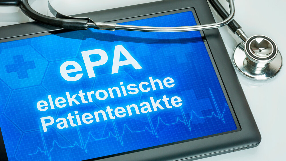 Tablet mit dem Text ePA Elektronische Patientenakte Tablet mit dem Text ePA Elektronische Patientenakte