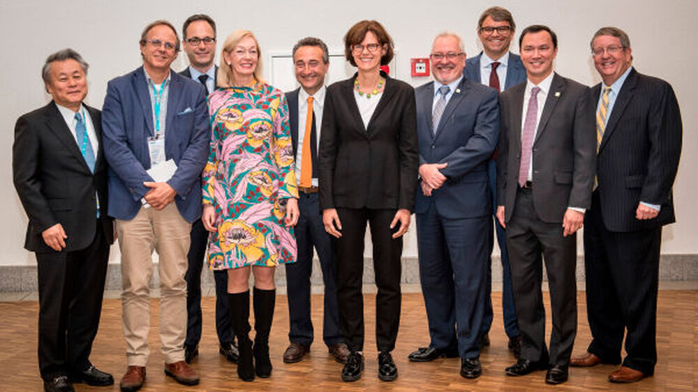 ITI Board of Directors (v.l.n.r.): Prof. Dr. Eiji Funakoshi (Japan), Prof. Dr. Daniel Wismeijer (Niederlande), Frank Hemm (Schweiz), Prof. Dr. Lisa Heitz-Mayfield (Australia), Dr. Luca Cordaro (Italien), Prof. Dr. Frauke Müller (Schweiz), Prof. Dr. Dean