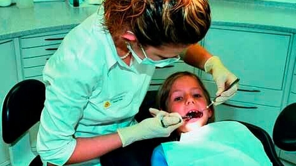 Die stetige Verbesserung der Zahngesundheit von Kindern und Jugendlichen dokumentieren die nationalen Mundgesundheitsstudien des IDZ.