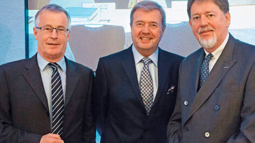 Der KZBV-Vorstand war zufrieden mit den Ergebnissen der VV: Alle wichtigen Beschlüsse wurden erfolgreich verabschiedet. v.l.n.r: Dr. Jürgen Fedderwitz, Dr. Wolfgang Eßer, und Dr. Günther E. Buchholz |