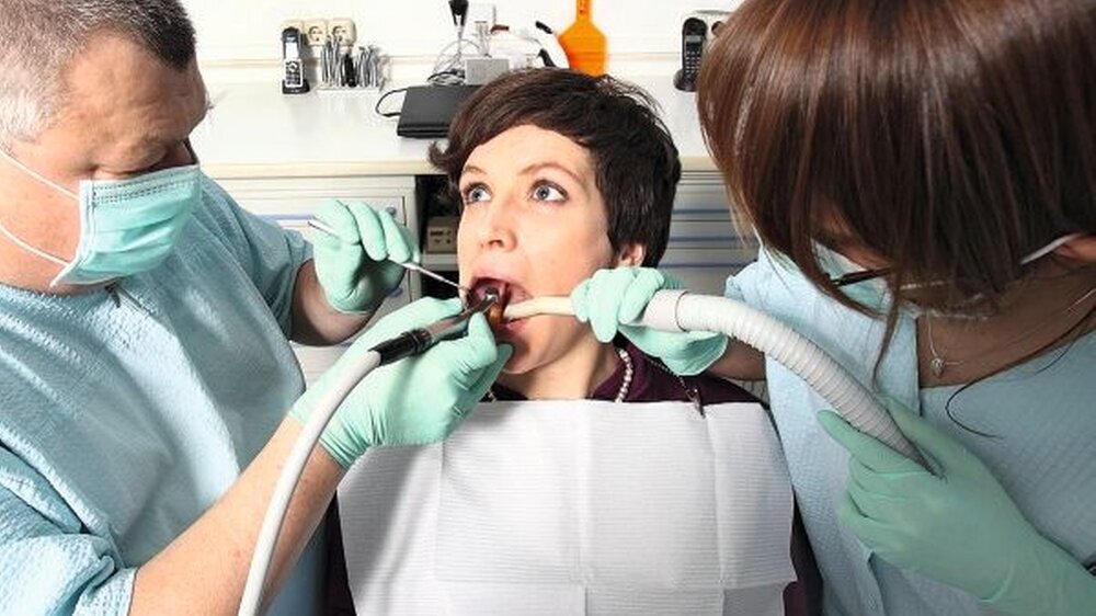 Das zahnärztliche Versorgungsniveau in Deutschland ist hoch. Das wissen auch die Patienten zu schätzen. Studien wie die des stern führen zu unnötigen Irritationen. | Das zahnärztliche Versorgungsniveau in Deutschland ist hoch. Das wissen auch die Patienten zu schätzen. Studien wie die des stern führen zu unnötigen Irritationen. |