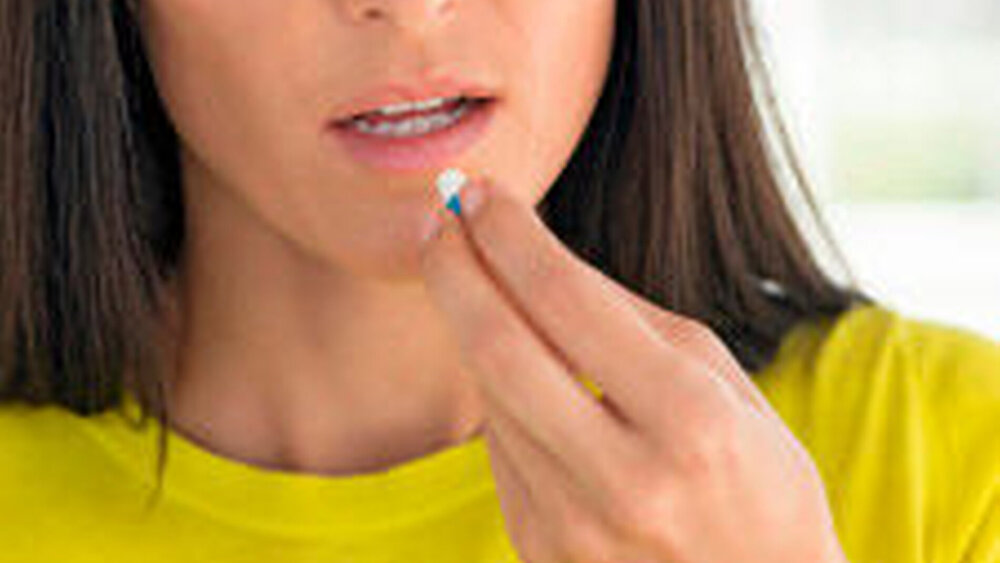 Antibiotika werden in Deutschland im Großen und Ganzen indikationsgerecht verordnet – mit Ausnahme der Rachen- und Mandelentzündungen sowie der Mittelohrentzündungen, bei denen die Wirkstoffe zu häufig eingesetzt werden. |