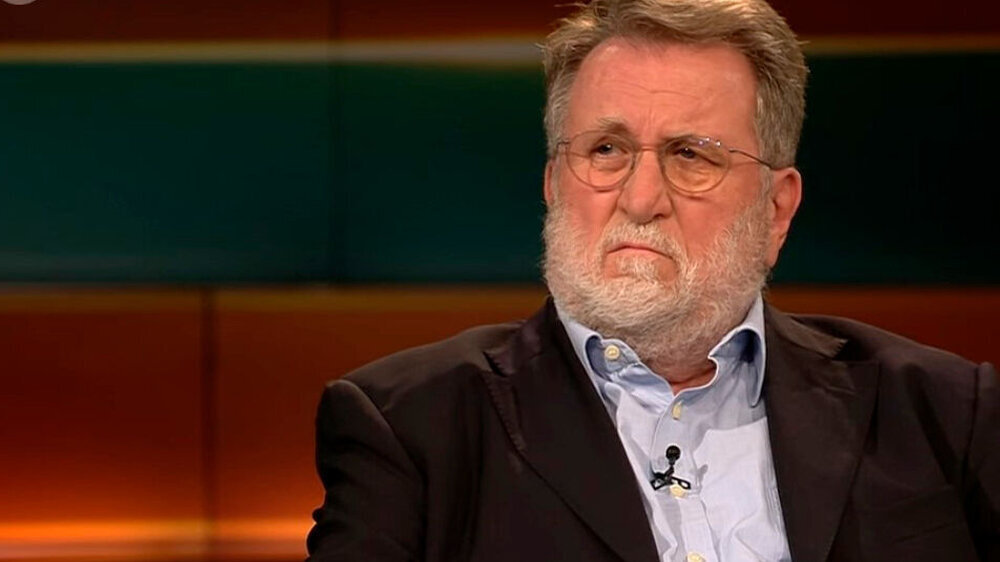 STIKO-Chef Thomas Mertens betonte, dass angesichts der sich zuspitzenden Coron-Lage die Impfquote hierzulande – im Unterschied zu Einschätzungen aus dem Sommer - auf 90 Prozent nach oben korrigiert werden müsse.