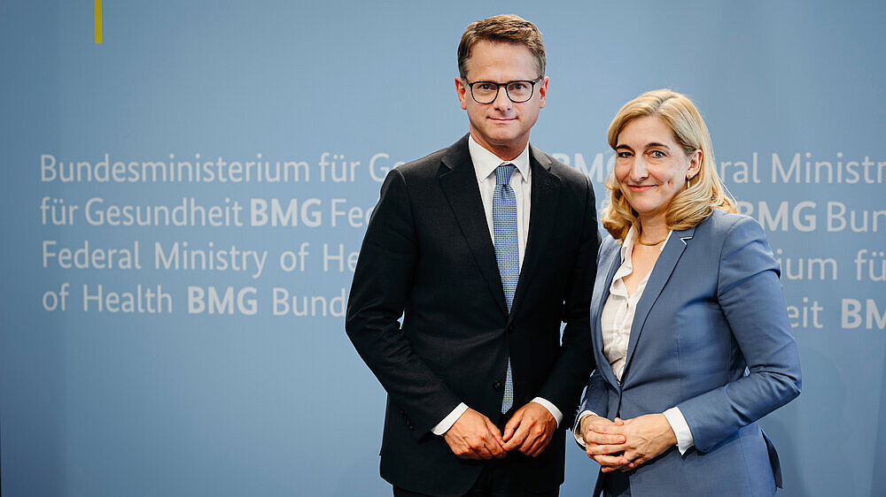 Amtsübergabe im BMG von Nina Warken an Carsten Linnemann Amtsübergabe im BMG von Nina Warken an Carsten Linnemann