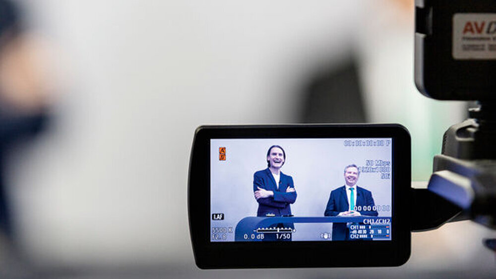 Prof. Dr. Winfried Walther (r.) – hier mit seinem Nachfolger PD Dr. Daniel Hellmann – bei seiner Verabschiedung am 26. März 2021, die aufgrund der Pandemie leider nur online zu erleben war.