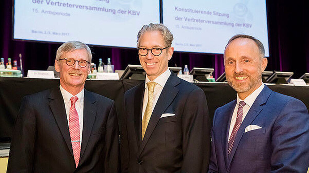 Der neue KBV-Vorstand (v.l.n.r.): Dr. Thomas Kriedel, Dr. Andreas Gassen und Dr. Stephan Hofmeister Der neue KBV-Vorstand (v.l.n.r.): Dr. Thomas Kriedel, Dr. Andreas Gassen und Dr. Stephan Hofmeister