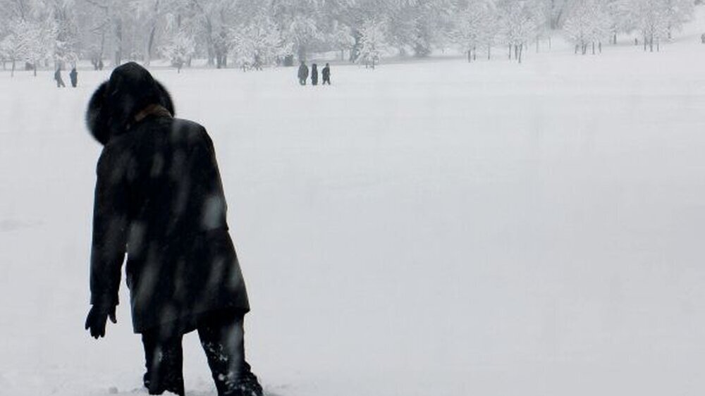 Bricht über Deutschland jetzt der soziale Winter herein? Schon vor den ersten Maßnahmen der neuen Regierung beginnt der politische Streit um die Liberalisierung deutscher Gesundheitspolitik.