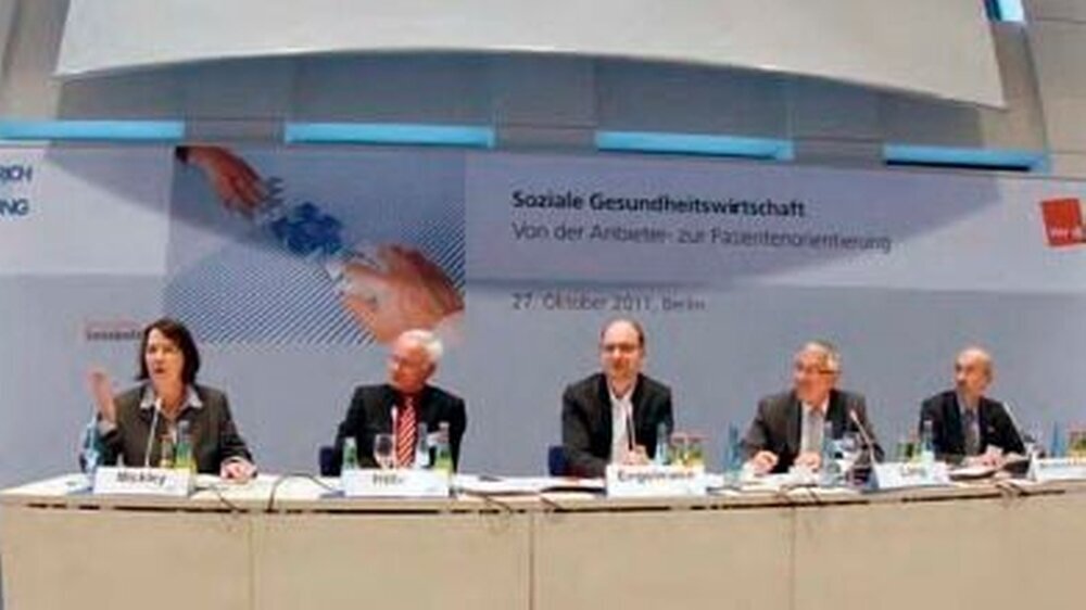 Birgit Mickley, PD Dr. Josef Hilbert, Moderator Dirk Engelmann (vom Parteivorstand der SPD),Armin Lang und Herbert Wesbrod-Frey bei der Vorstellung des Konzepts in Berlin (v.l.n.r.)