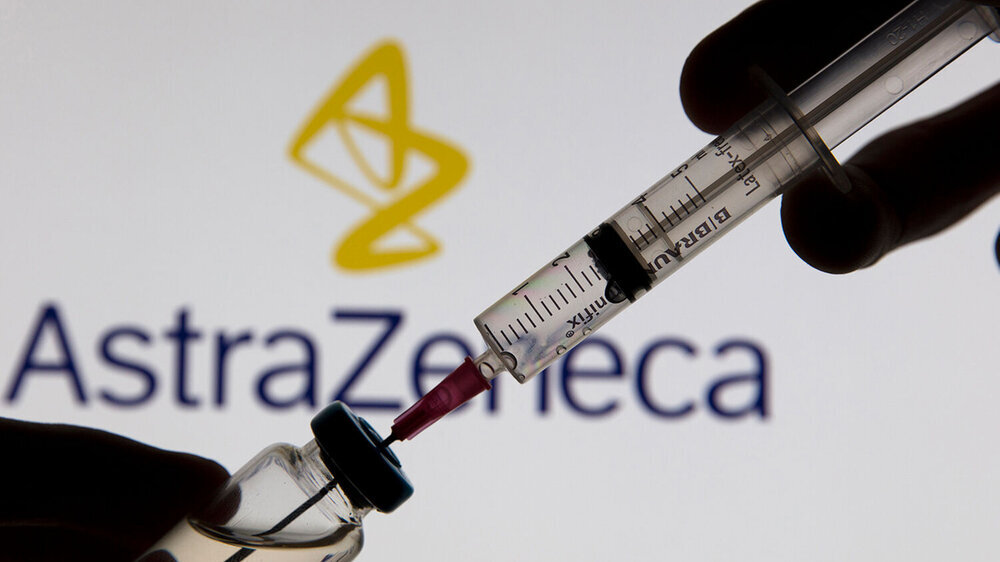 Die Europäische Arzneimittelbehörde bleibt dabei und empfiehlt AstraZeneca weiterhin uneingeschränkt. In Europa treffen viele Länder dennoch die Etnscheidung, das Impfen mit dem Vakzin vorerst ganz auszusetzen oder ihn nur für bestimmte Altersgruppen
