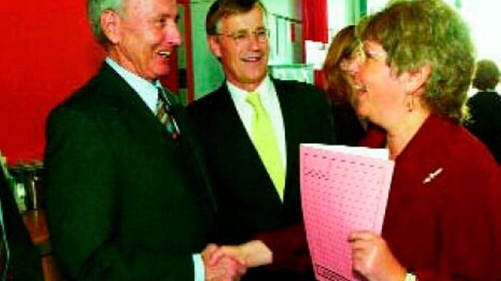 Staatssekretärin Marion Caspers-Merck wurde von KZBV-Chef Dr. Jürgen Fedderwitz und BZÄK-Präsident Dr. Dr. Jürgen Weitkamp herzlich begrüßt.