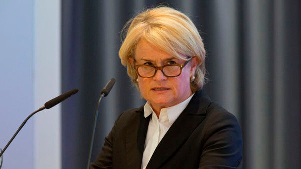 DGZMK-Präsidentin Prof. Dr. Bärbel Kahl-Nieke erläuterte das neue Leitbild des Berufsstandes, das von BZÄK, KZBV und der DGZMK erarbeitet wurde: "Bei den Freien Berufen geht es um Dienstleistung für die Gesellschaft als Ganzes", sagte sie.