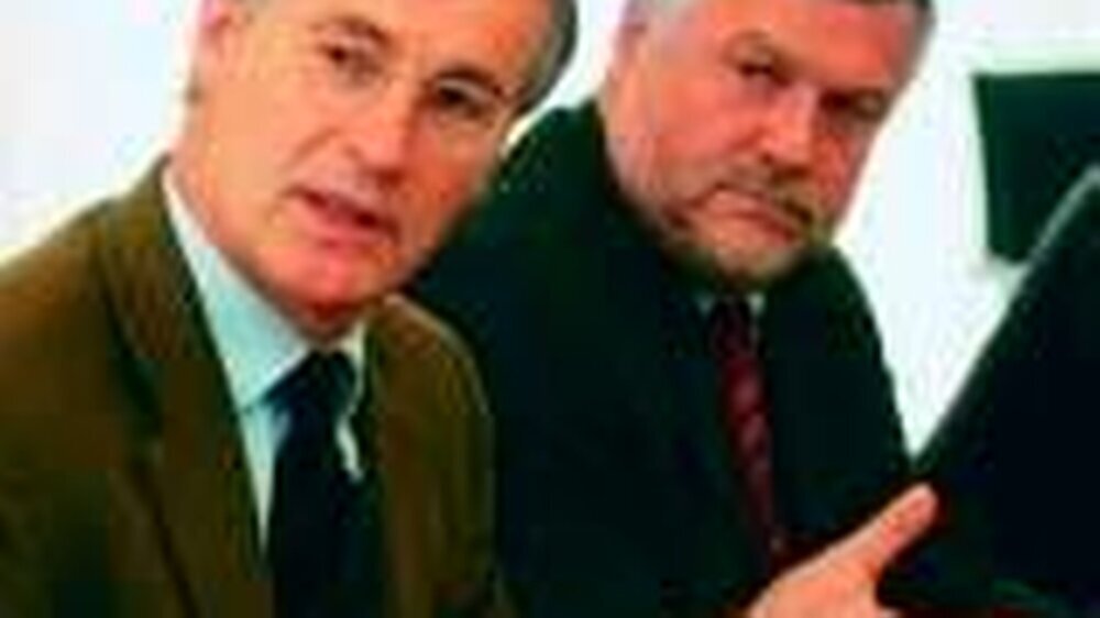 Reine Stimmungsmache: Die KZBV-Spitzenvertreter Dr. Jürgen Fedderwitz (l.) und Dr. Rolf-Jürgen Löffler (r.) verurteilten die Vorwürfe der Kassen.