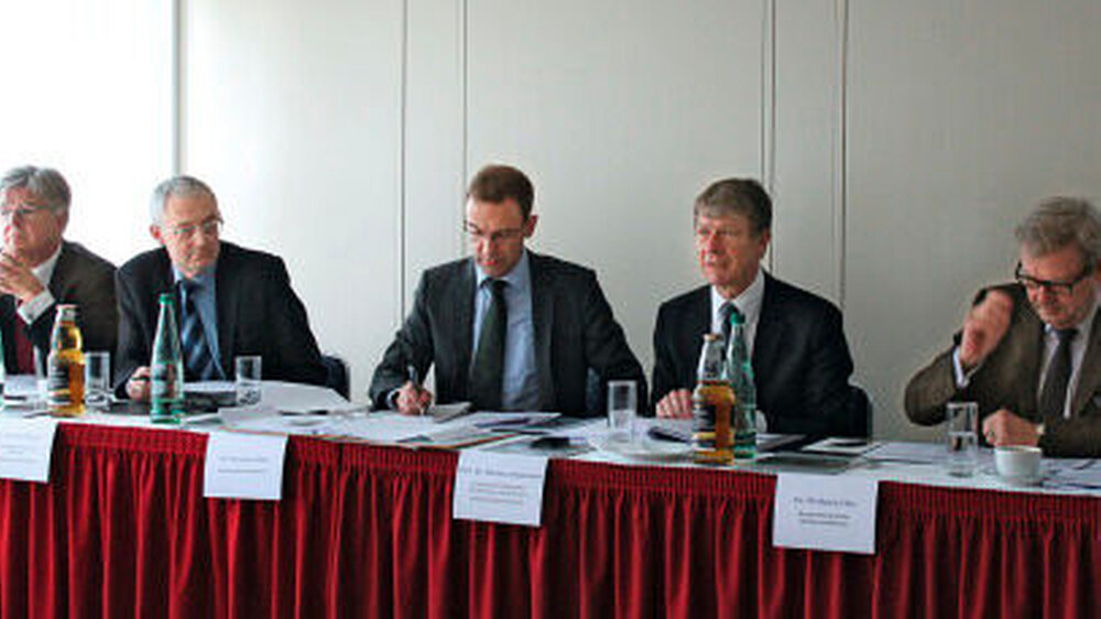 Das Podium v.l.n.r.: Dr. Michael Rumpf, Dr. Andreas Wagner, Dr. Sebastian Ziller, Prof. Dr. Dietmar Oesterreich, Dr. Wolfgang Eßer