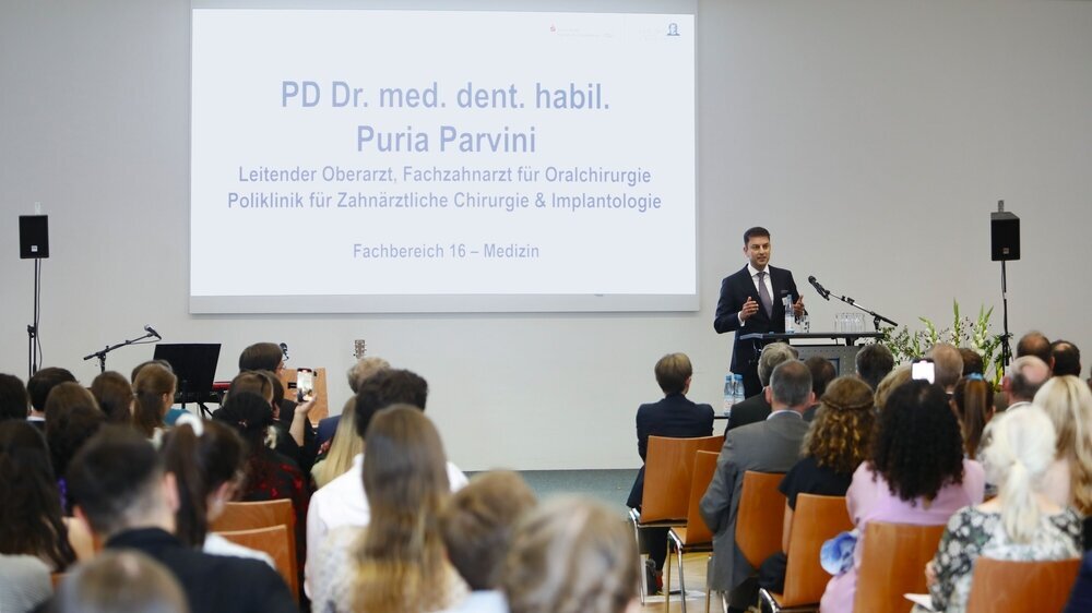 PD Dr. Puria Parvini PD Dr. Puria Parvini