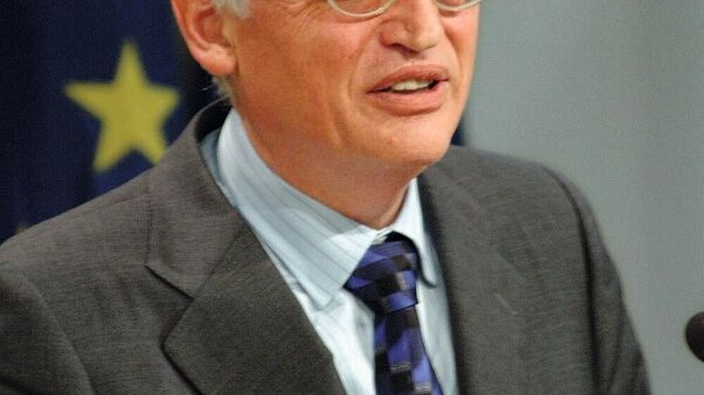 EU-Kommissar Günter Verheugen bekam viel Gegenwind bei der Vorlage der Richtlinienvorschläge zur Arzneimittelsicherheit.