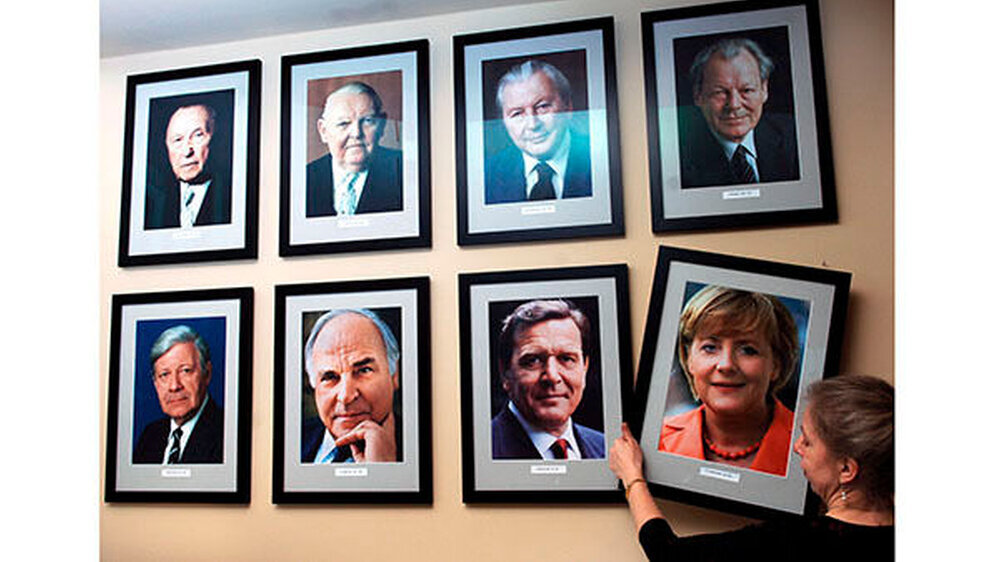 Konrad Adenauer, Ludwig Erhard, Kurt Georg Kiesinger, Willy Brandt, Walter Scheel, Helmut Schmidt, Helmut Kohl, Gerhard Schröder und Angela Merkel: Die KZBV hat sie alle erlebt.