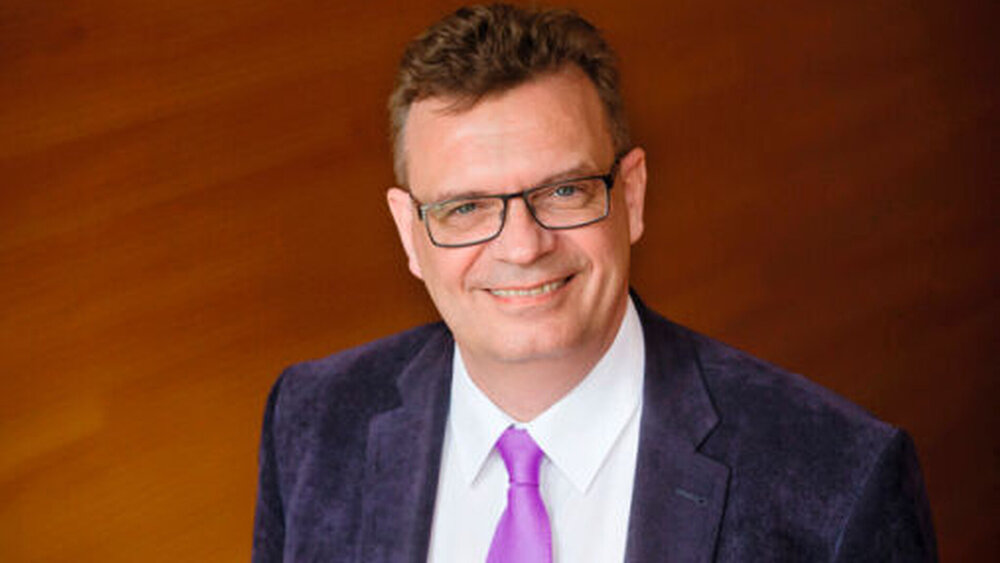 und Prof. Benz, wissenschaftlicher Leiter. |