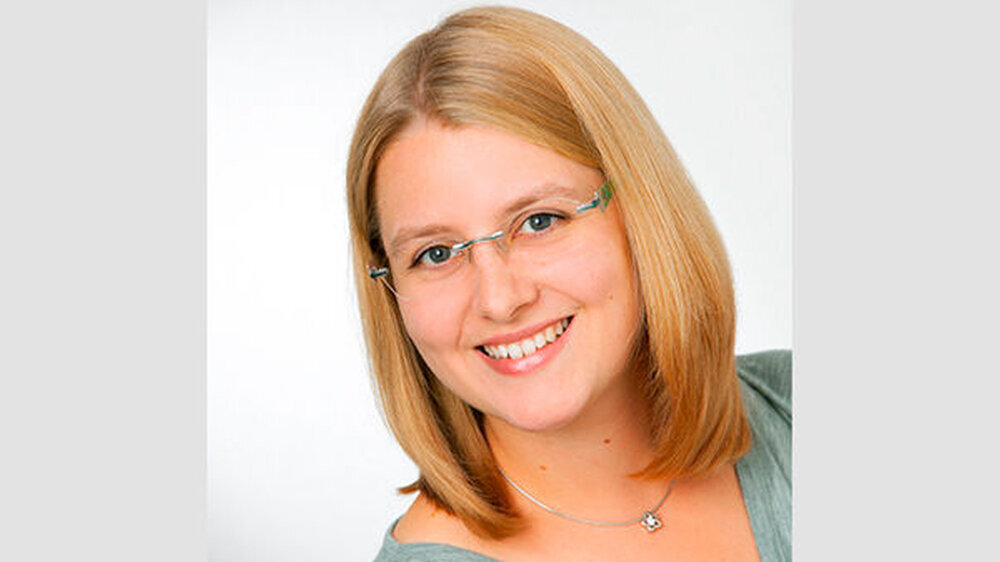 Christiane Pink hat Biomathematik an der Ernst-Moritz-Arndt Universität in Greifswald studiert und zudem ein Promotionsstudium im Zentrum für Zahn-, Mund- und Kieferheilkunde Greifswald absolviert.