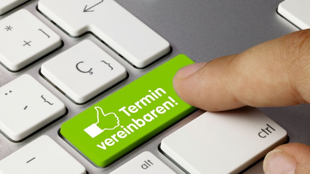 Termin vereinbaren! tastatur finger Arzttermin vereinbaren