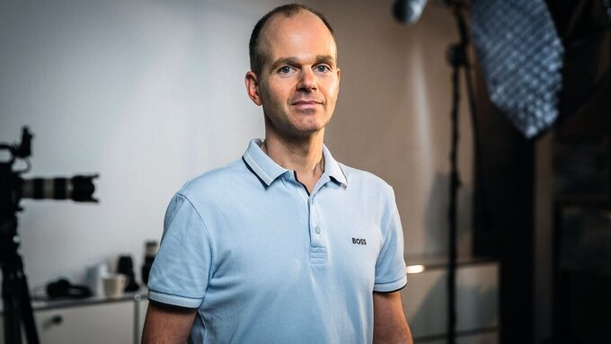 Carsten Rusch hat die Firma Kreativfilm gegründet und unterstützt Praxen bei der Erstellung von Imagefilmen. Carsten Rusch hat die Firma Kreativfilm gegründet und unterstützt Praxen bei der Erstellung von Imagefilmen.
