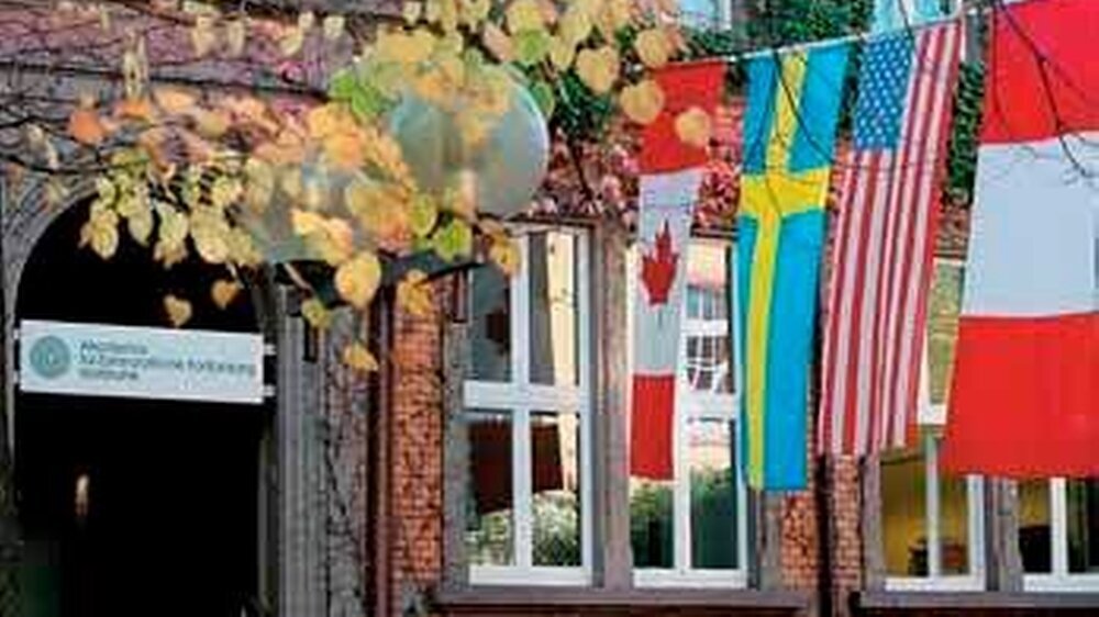 Der Altbau der Akade-mie als Keimzelle fürinnovative, zukunfts-orientierte Zahnmedi-zin in der Sophien-straße in Karlsruhe.