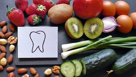 Symbolbild gesunde Ernährung und Zähne