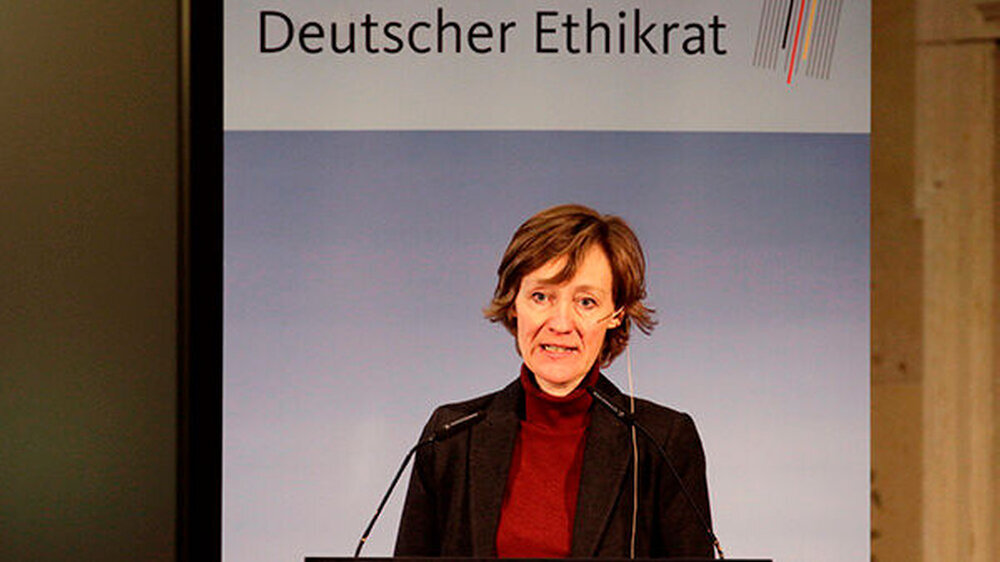 "Normale Prozesse des Lebens werden heute als medizinisches Problem definiert", sagte Dr. Gisela Schott von der Arzneimittelkommission der deutschen Ärzteschaft. Sie kritisierte, dass neue Krankheitsbilder durch Werbemaßnahmen geradezu erfunden würden.