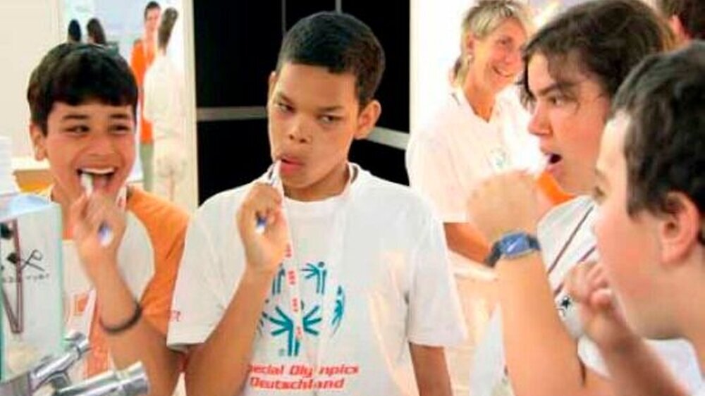 Viele junge Athleten besuchten bei den Special Olympics National Games in Karlsruhe das Erlebnisforum Zahngesundheit.