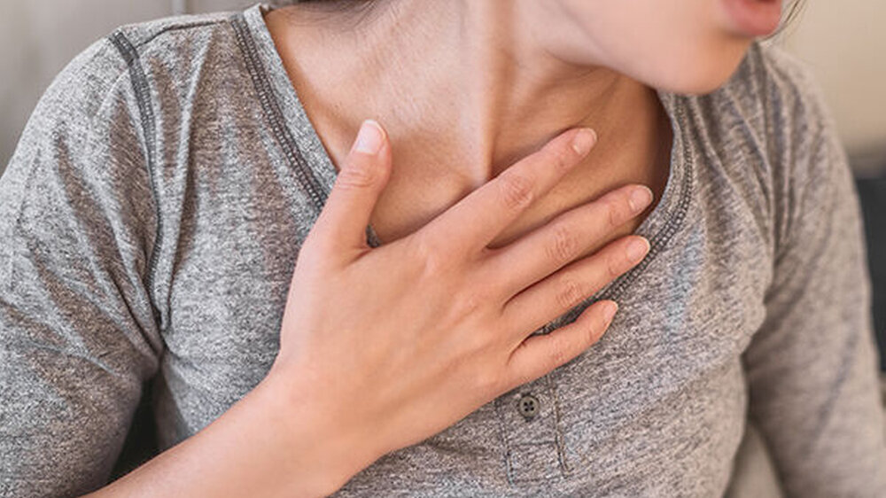 Kommt es nach einer überwundenen COVID-Erkrankung zu länger anhaltenden Beschwerden, sprechen Mediziner von Long-COVID oder dem Post-COVID-Syndrom. Insgesamt 203 Symptome gaben Betroffene jetzt in einer Befragung an.