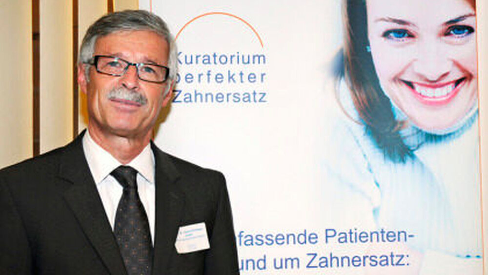 „Fragen Sie zuerst immer, was der Patient für einen Zahnersatz wünscht. Dann untersuchen Sie gründlich und bieten ihm drei Lösungen an“, rät Prof. Lauer aus Frankfurt. |
