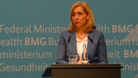Bundesgesundheitsministerin Nina Warken (CDU) bei der PK im BMG am 14.4.2026