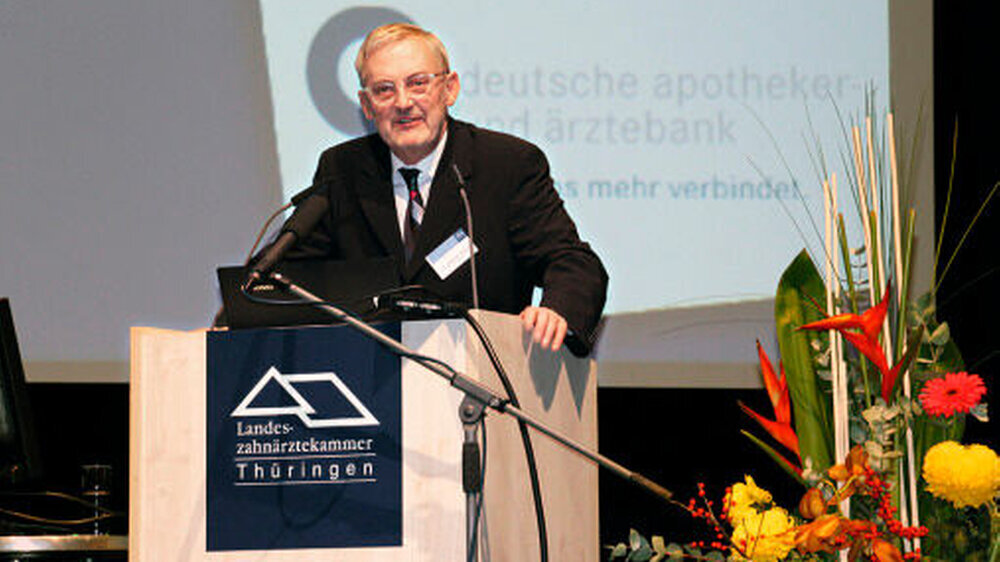 Eröffnung durch den Präsidenten der Landeszahnärztekammer Thüringen, Dr. Andreas Wagner. Mehr als 1 600 Zahnärzte, Helferinnen und Zahntechniker versammelten sich in Erfurt zum alle zwei Jahre stattfindenden Fortbildungskongress.