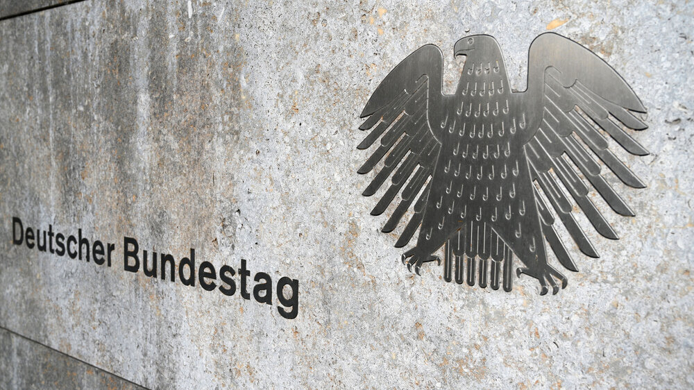Eingangsschild Deutscher Bundestag Eingangsschild Deutscher Bundestag