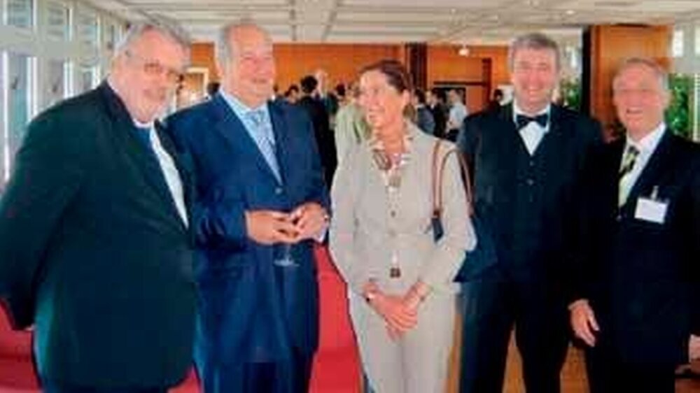 Zu Gast beim Tag der offenen Tür : KZVN-Chef Dr. Jobst-Wilken Carl, KZBV-Vize Dr. Wolfgang Eßer und Gattin, DZW-Chefredakteur Jürgen Pischel und Dr. Peter Kuttruff, KZV-Chef Baden-Württemberg (v.r.n.l.)