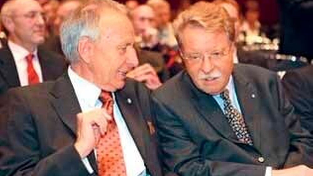 Im Austausch über die politische Grundrichtung brachten Dr. Dr. Jürgen Weitkamp (Foto oben links) ...