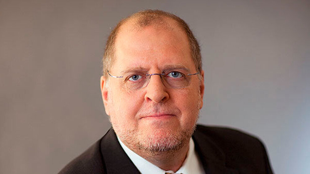 Franz Knieps ist seit Juli 2013 Vorstand des BKK Dachverbands e.V. Der Jurist war als Abteilungsleiter im Bundesgesundheitsministerium unter Ulla Schmidt einer ihrer wichtigsten Berater und hatte erheblichen Einfluss auf die Gesundheitspolitik von 2003 bi