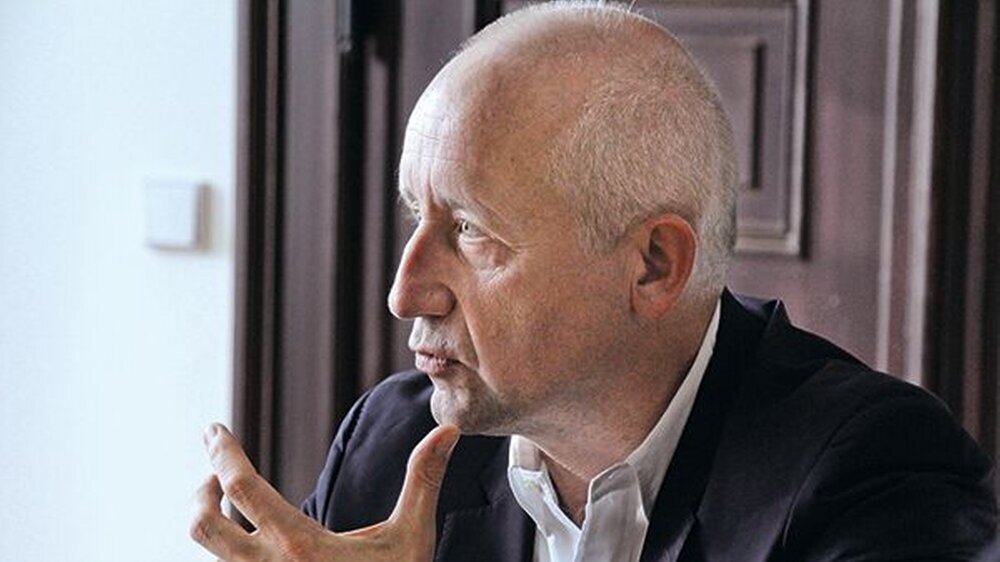 18. Oktober, 15:50 Uhr – sechs Tage vor der konstituierenden Sitzung des 19. Deutschen Bundestags haben wir mit Dr. Wieland Schinneburg in der Bundeszahnärztekammer gesprochen. Morgen ist es dann soweit - der 19. Deutsche Bundestag trifft sich erstmals