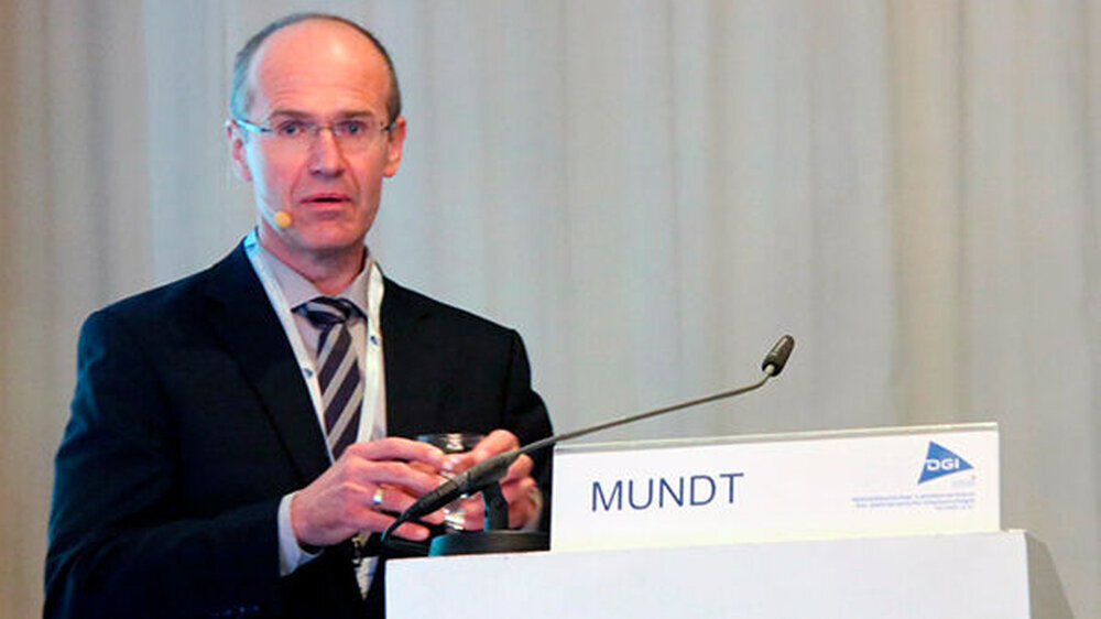 Auch was "kurz" und dennoch voraussagbar zuverlässig ist, konnte nicht auf den Millimeter fixiert werden (hier: PD Dr. Torsten Mundt). Dennoch wurde anhand von Beispielen demonstriert, dass "kürzer" als die früheren Klassiker bei passender Indikation S