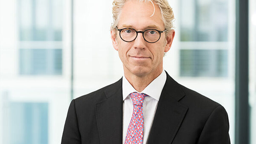 Wenn sich bestimmte Patienten dem Angebot der niedergelassenen Ärzte dauerhaft entzögen und das System nach Gusto nutzen, wie es ihnen gerade einfalle, müsse das finanzielle Sanktionen nach sich ziehen, meint KBV-Chef Dr. Andreas Gassen.