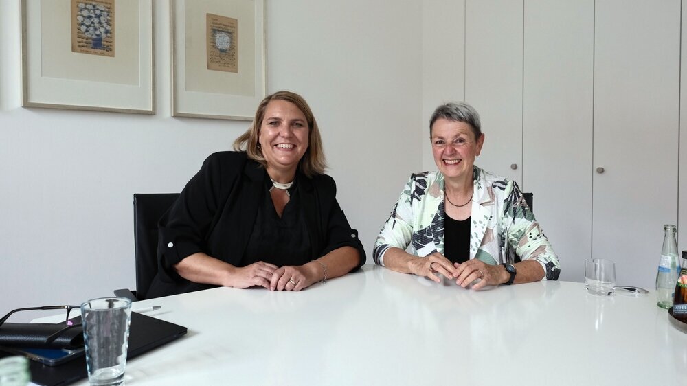 Die stellvertretende KZBV-Vorsitzenden Dr. Ute Maier (re.) und ihre Nachfolgerin Meike Gorski-Goebel