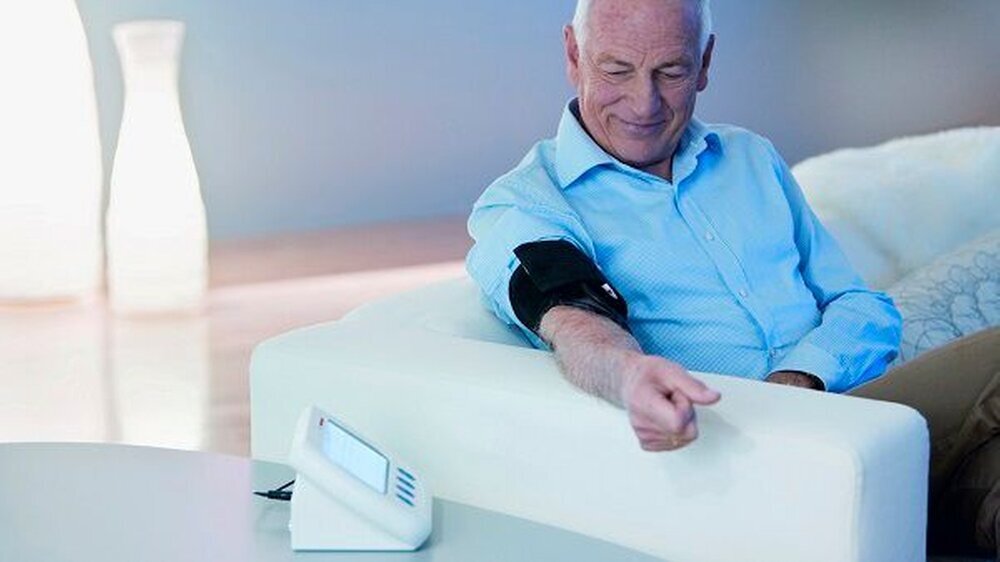 Telemonitoring könnte gerade für ältere Patienten mehr Selbständigkeit bedeuten.