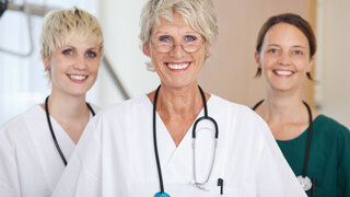 ein gutes team im krankenhaus