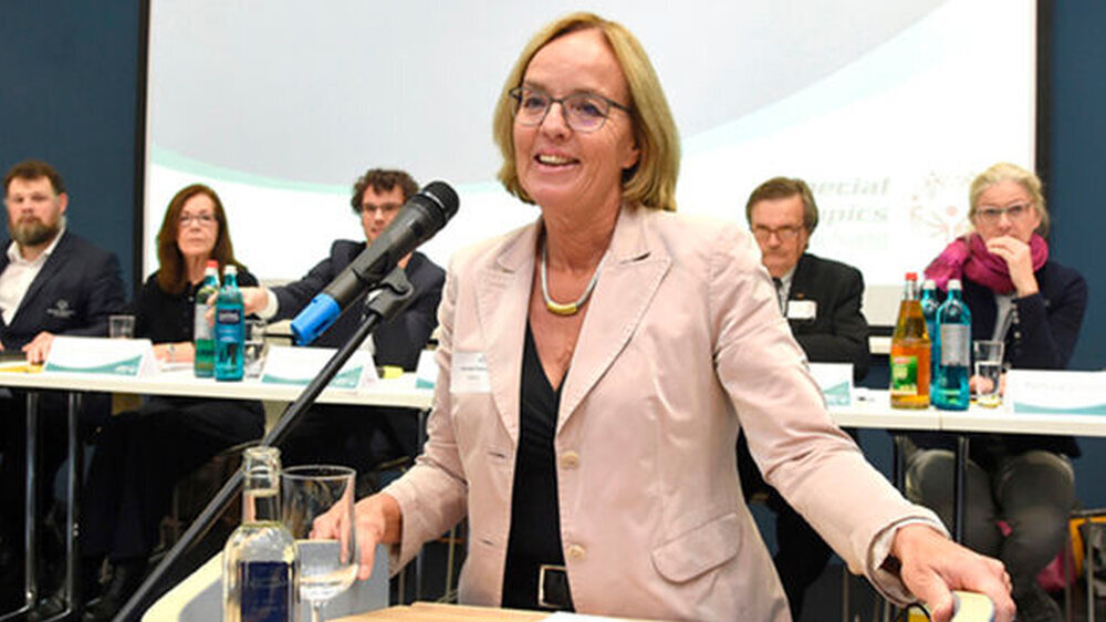 Präsidentin Christiane Krajewski auf der Mitgliederversammlung.